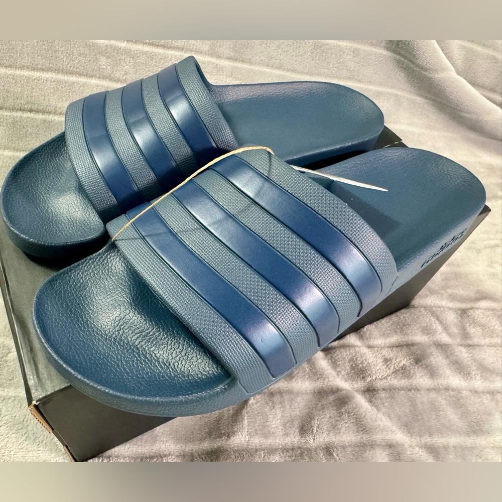 Adidas Adilette Aqua Navy Men’s Slides Size 11 - Picture 4 of 10